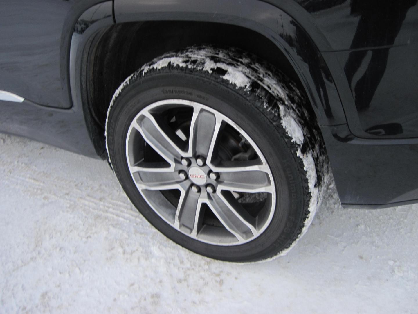 2019 black /black GMC Acadia Denali AWD (1GKKNXLS8KZ) with an 3.6L V6 DOHC 24V engine, 6A transmission, located at 9530 Old Seward Highway, Anchorage, AK, 99515, (907) 349-3343, 61.134140, -149.865570 - Photo#6